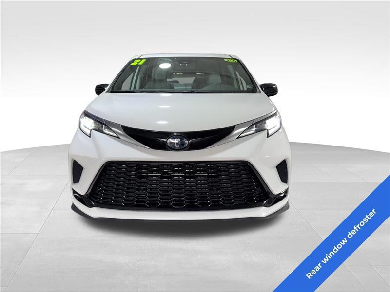Toyota Sienna XSE 7-Passenger AWD 2021