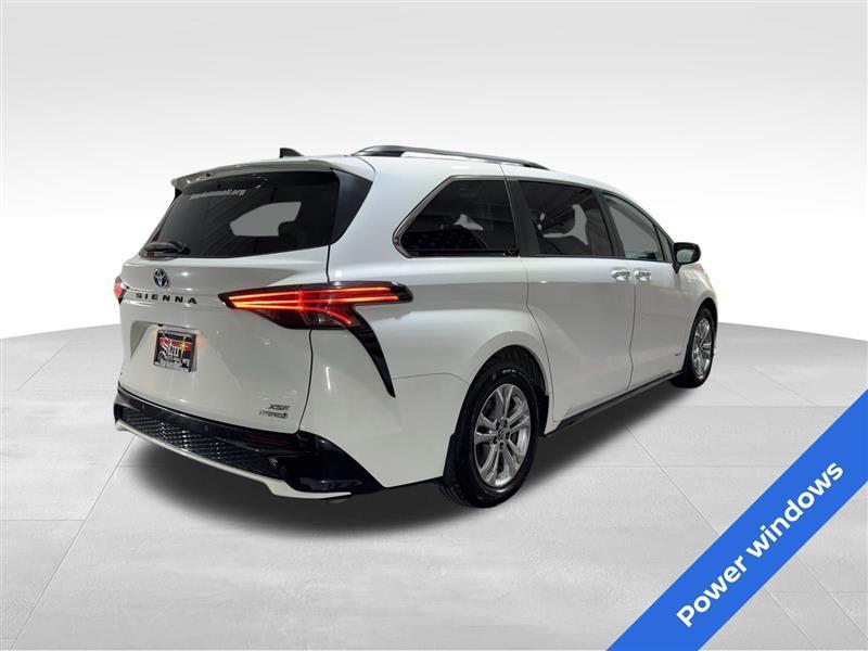 Toyota Sienna XSE 7-Passenger AWD 2021