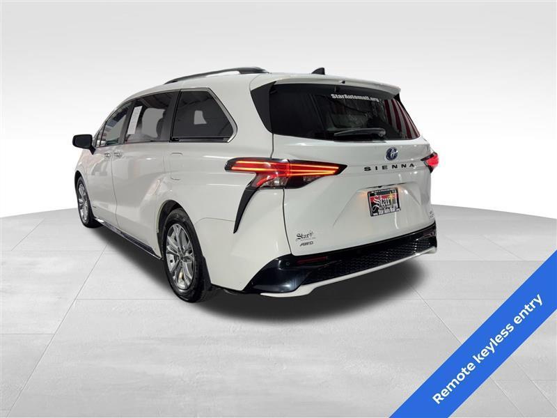 Toyota Sienna XSE 7-Passenger AWD 2021