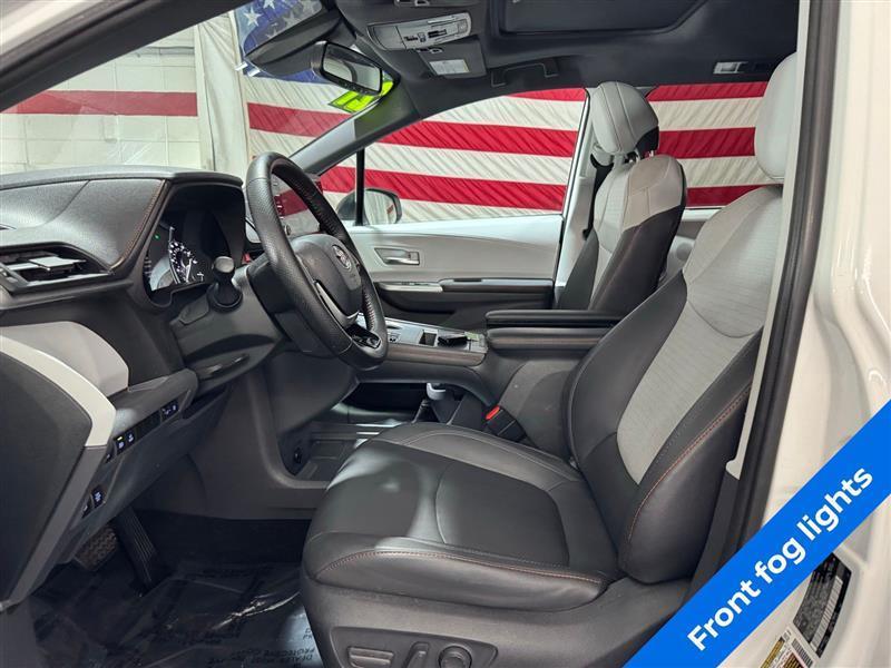 Toyota Sienna XSE 7-Passenger AWD 2021