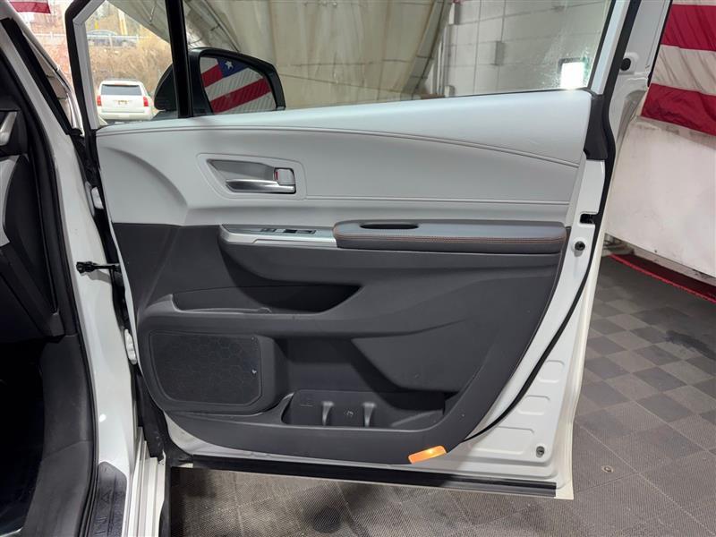 Toyota Sienna XSE 7-Passenger AWD 2021