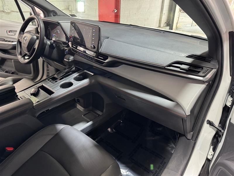 Toyota Sienna XSE 7-Passenger AWD 2021