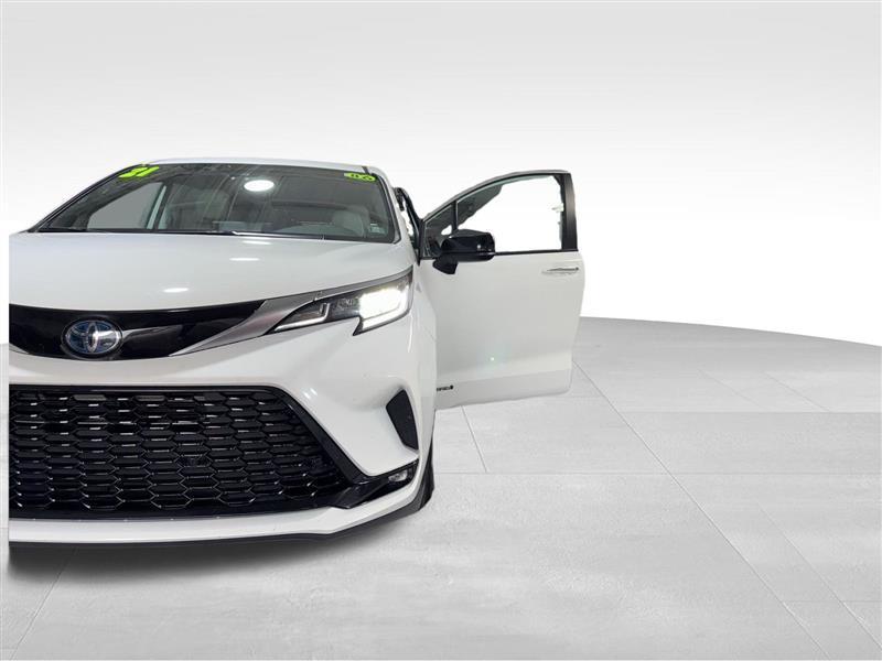 Toyota Sienna XSE 7-Passenger AWD 2021