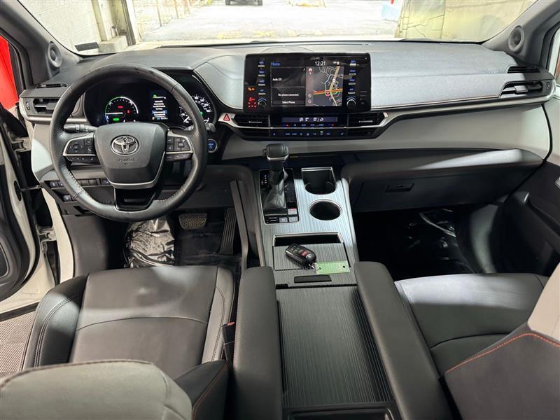 Toyota Sienna XSE 7-Passenger AWD 2021