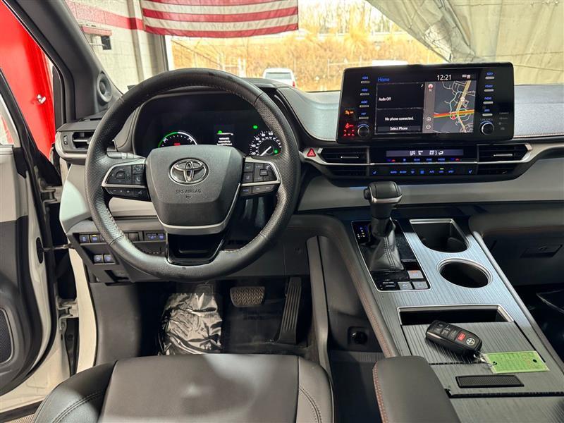 Toyota Sienna XSE 7-Passenger AWD 2021