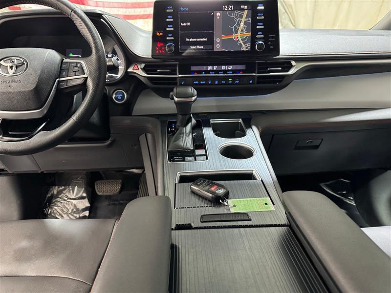 Toyota Sienna XSE 7-Passenger AWD 2021