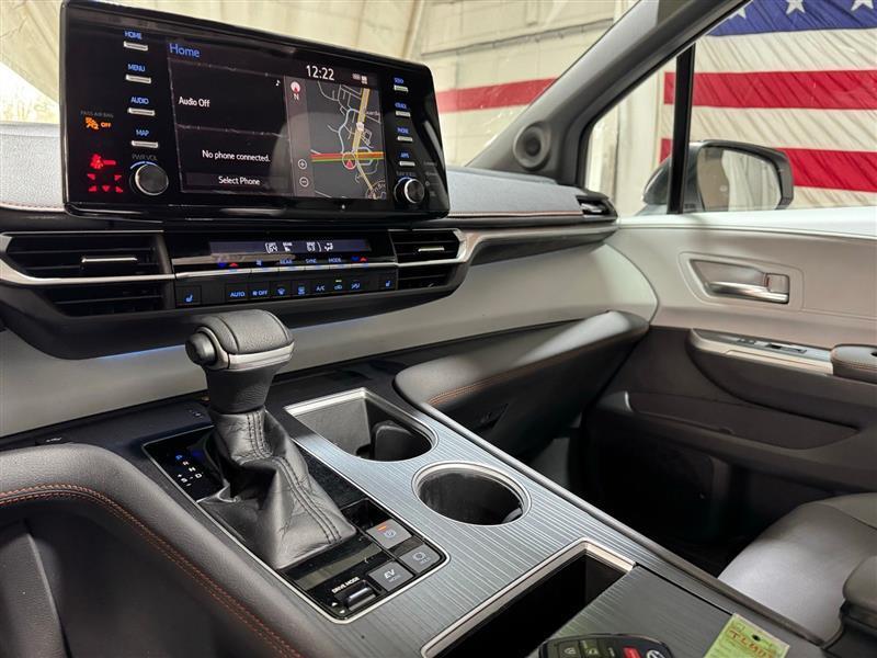 Toyota Sienna XSE 7-Passenger AWD 2021