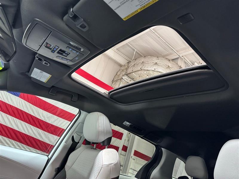 Toyota Sienna XSE 7-Passenger AWD 2021