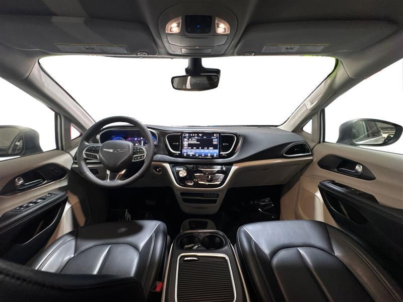 Chrysler Pacifica Touring L 2023