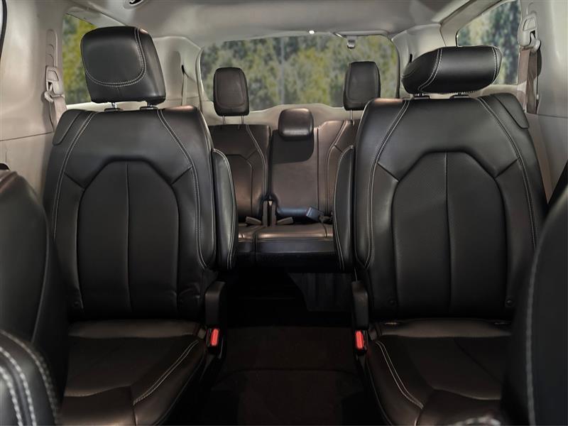 Chrysler Pacifica Touring L 2023