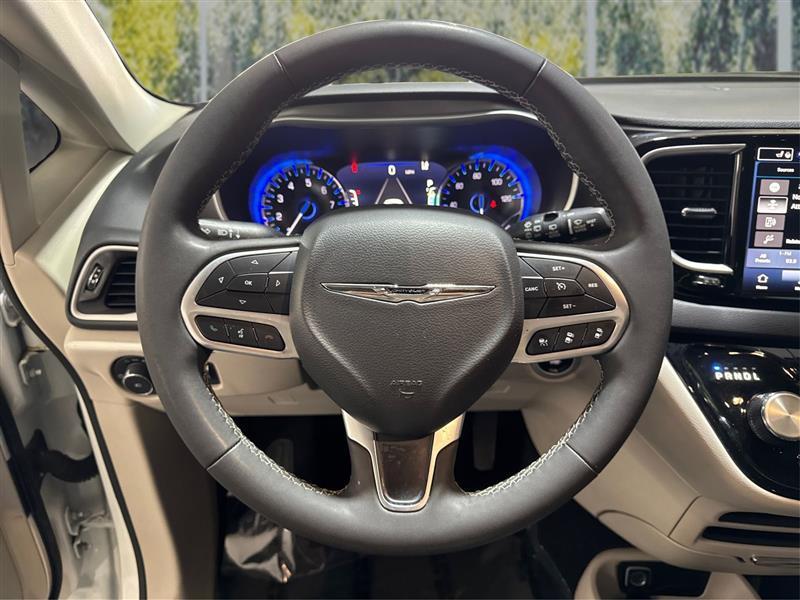 Chrysler Pacifica Touring L 2023