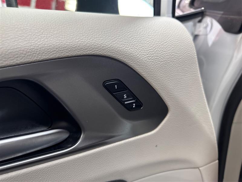 Chrysler Pacifica Touring L 2023