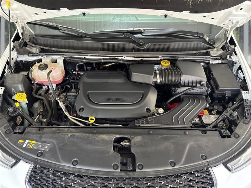 Chrysler Pacifica Touring L 2023