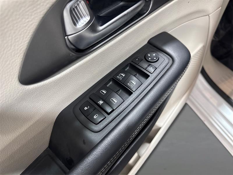 Chrysler Pacifica Touring L 2023