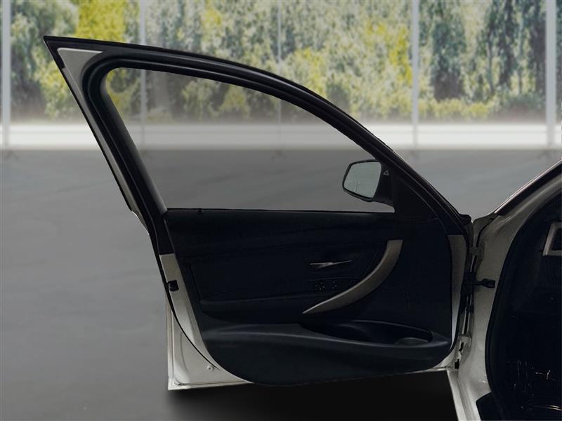 BMW 3-Series 320i xDrive Sedan 2018