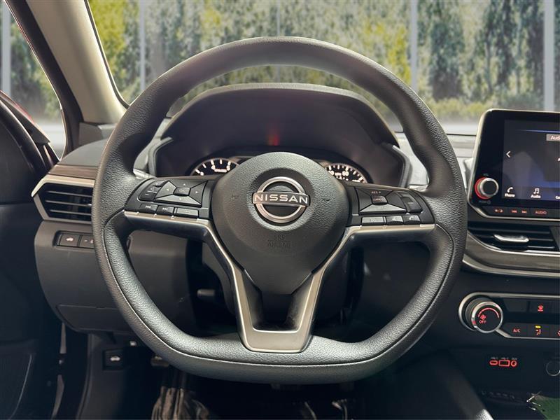 Nissan Altima 2.5 SV 2025