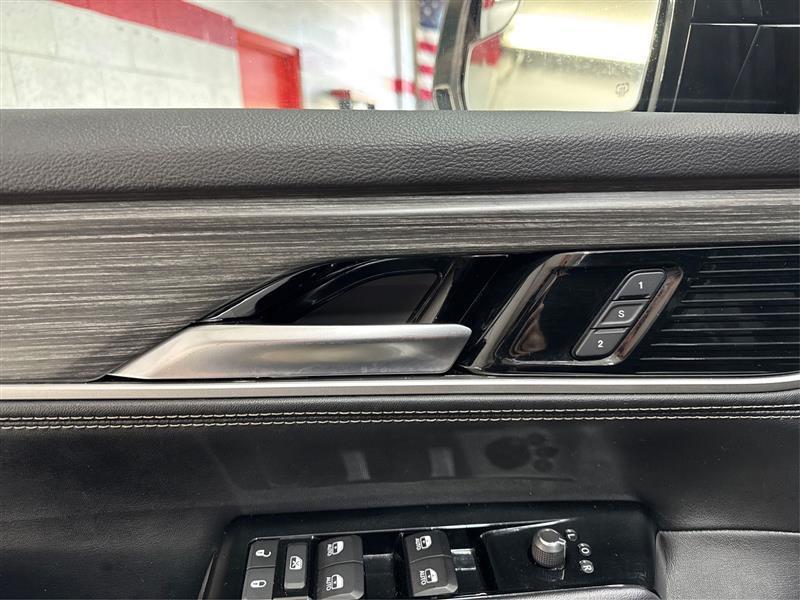 Jeep Wagoneer L Series II 4WD 2024