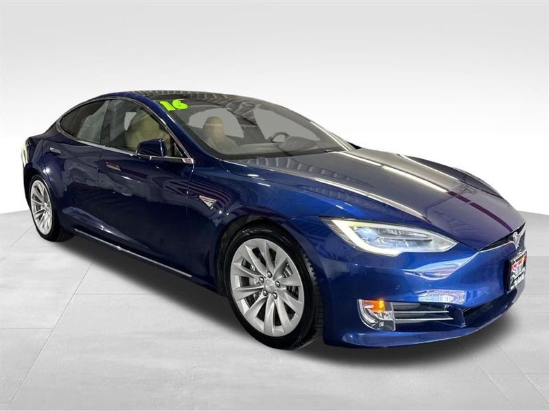 Tesla Model S 90D 2016