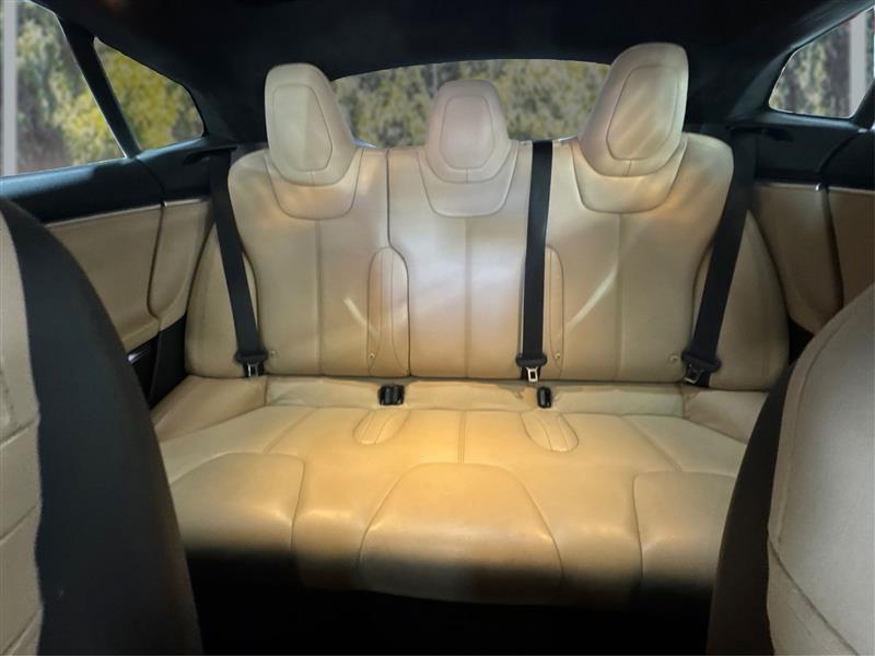 Tesla Model S 90D 2016