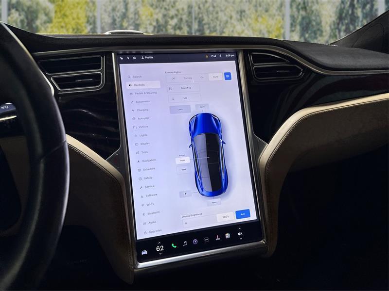 Tesla Model S 90D 2016