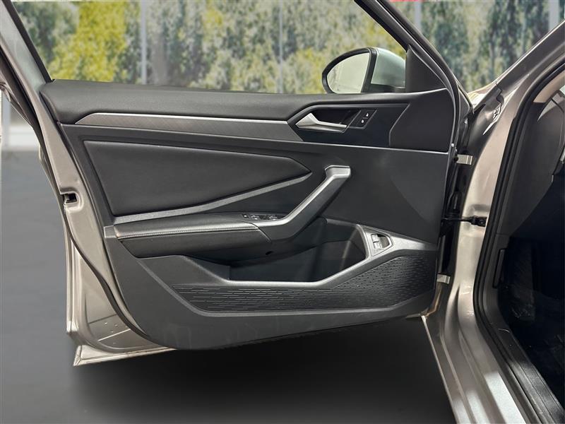 Volkswagen Jetta SE 2024