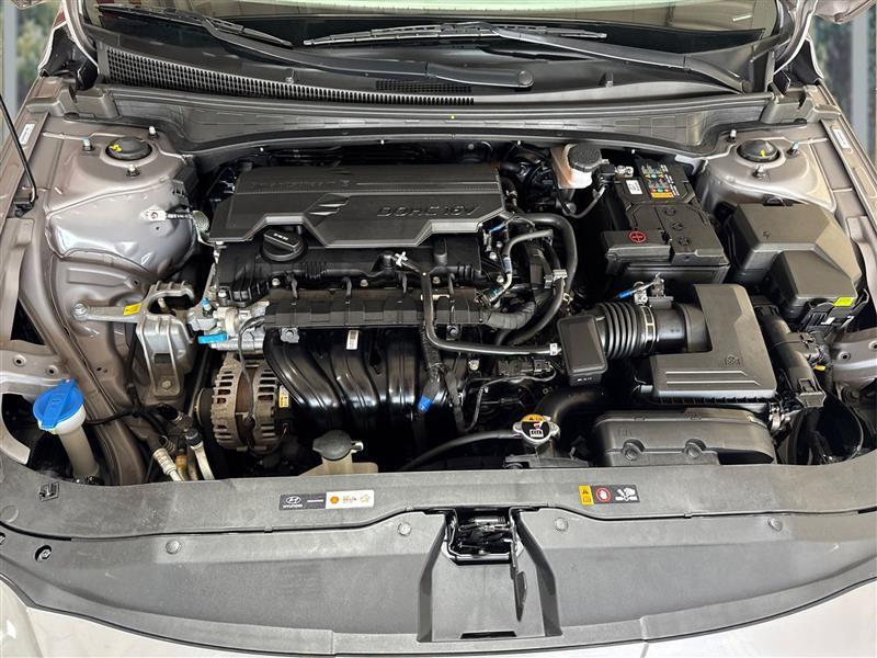 Hyundai Elantra SE 2025