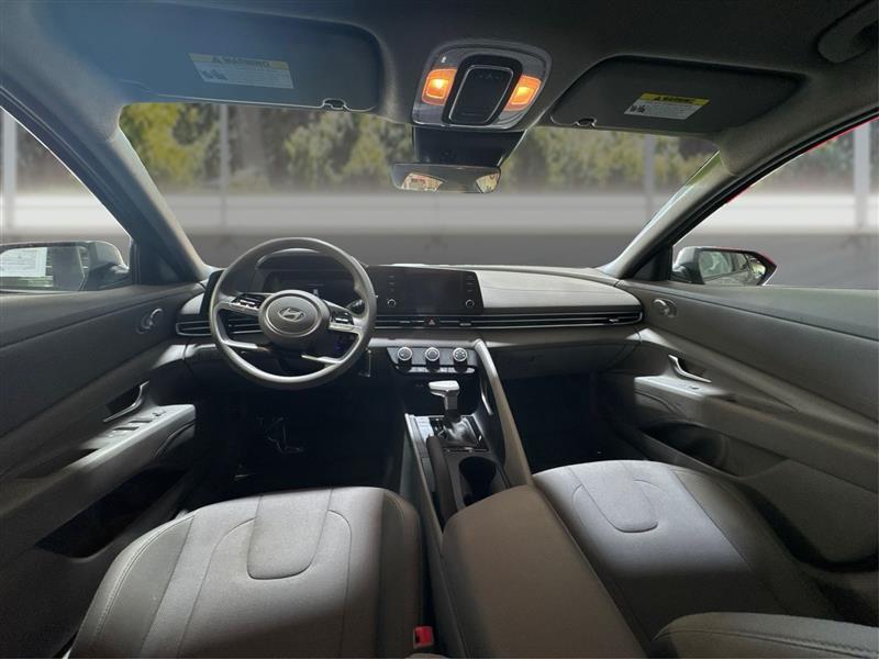 Hyundai Elantra SE 2025