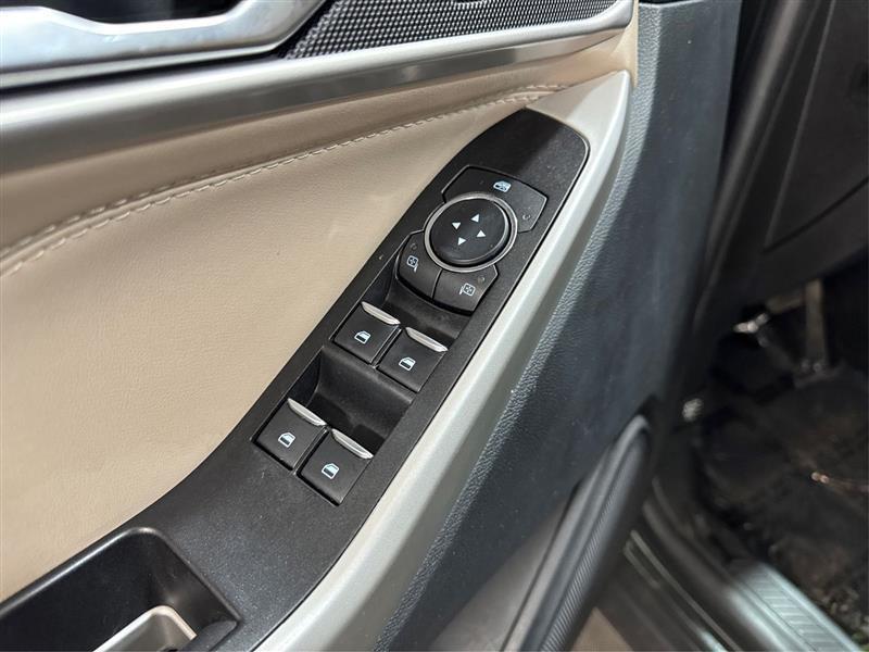 Ford Explorer XLT 2022