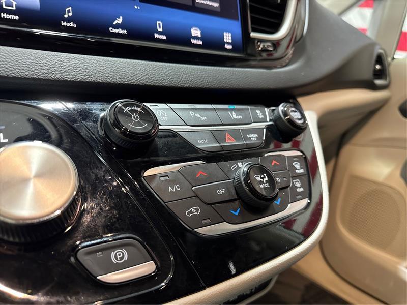 Chrysler Pacifica Touring L 2023