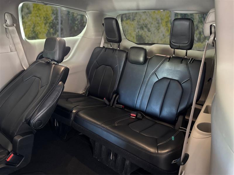 Chrysler Pacifica Touring L 2023