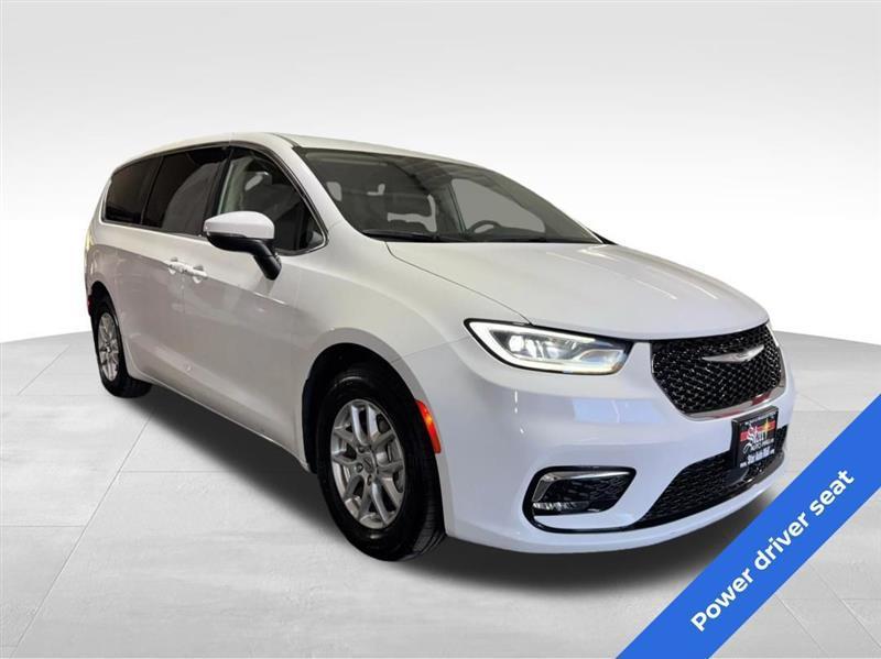 Chrysler Pacifica Touring L 2023