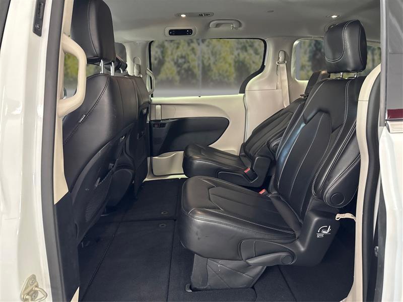 Chrysler Pacifica Touring L 2023