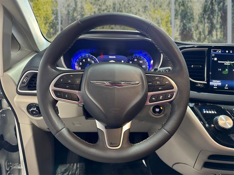 Chrysler Pacifica Touring L 2023