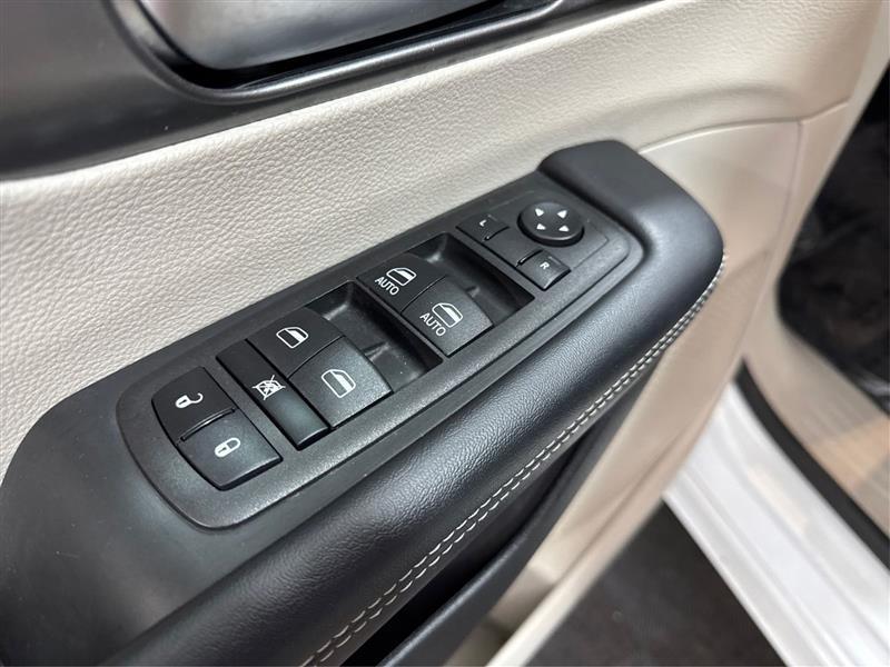 Chrysler Pacifica Touring L 2023