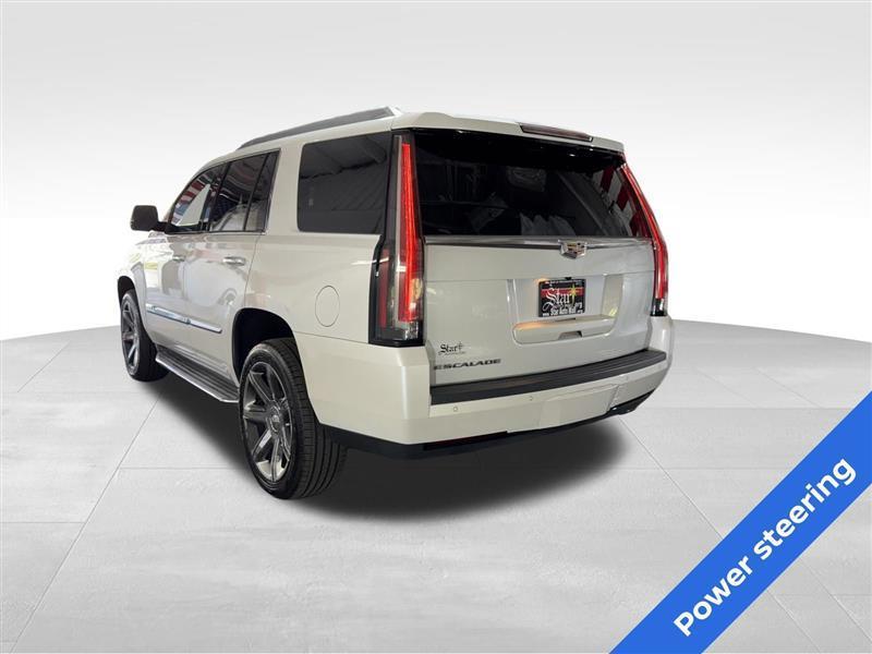 Cadillac Escalade Luxury 4WD 2016