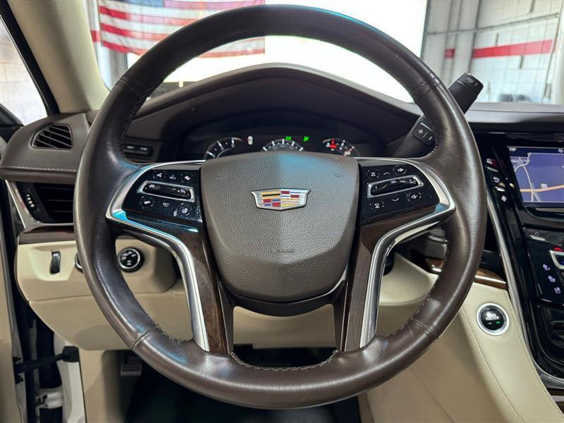 Cadillac Escalade Luxury 4WD 2016