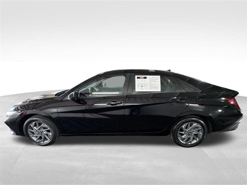 Hyundai Elantra SEL 2024