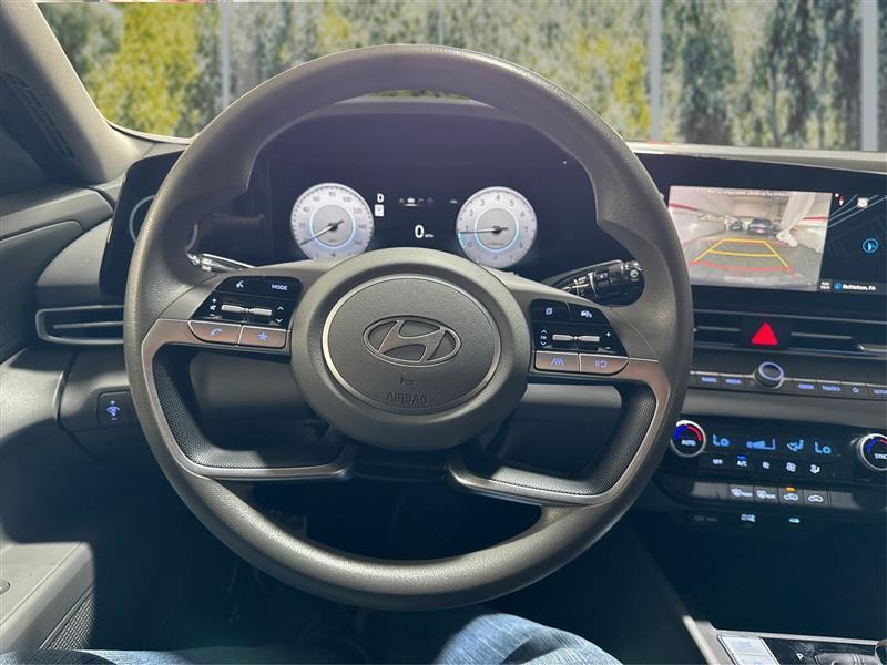 Hyundai Elantra SEL 2024