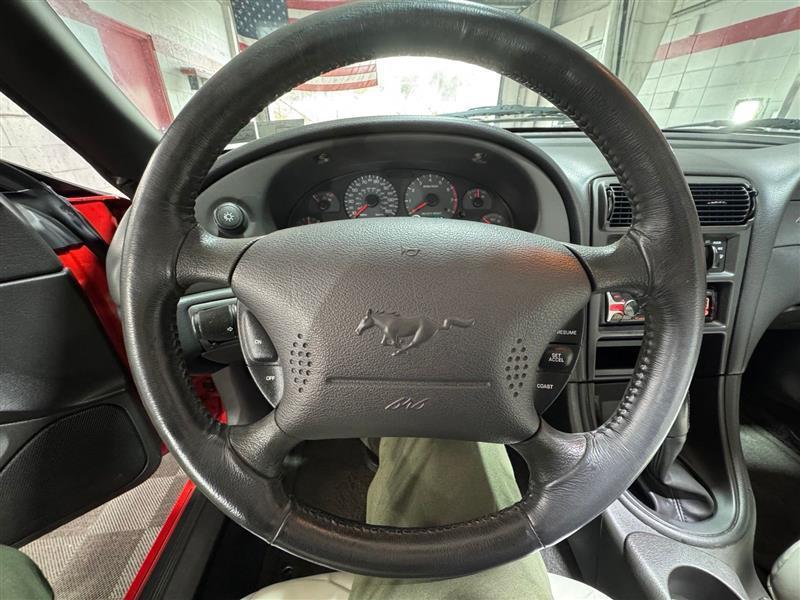 Ford Mustang GT convertible 2000