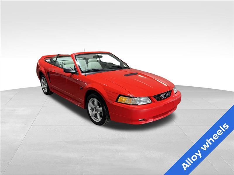 Ford Mustang GT convertible 2000