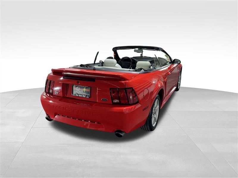 Ford Mustang GT convertible 2000