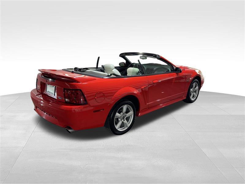 Ford Mustang GT convertible 2000