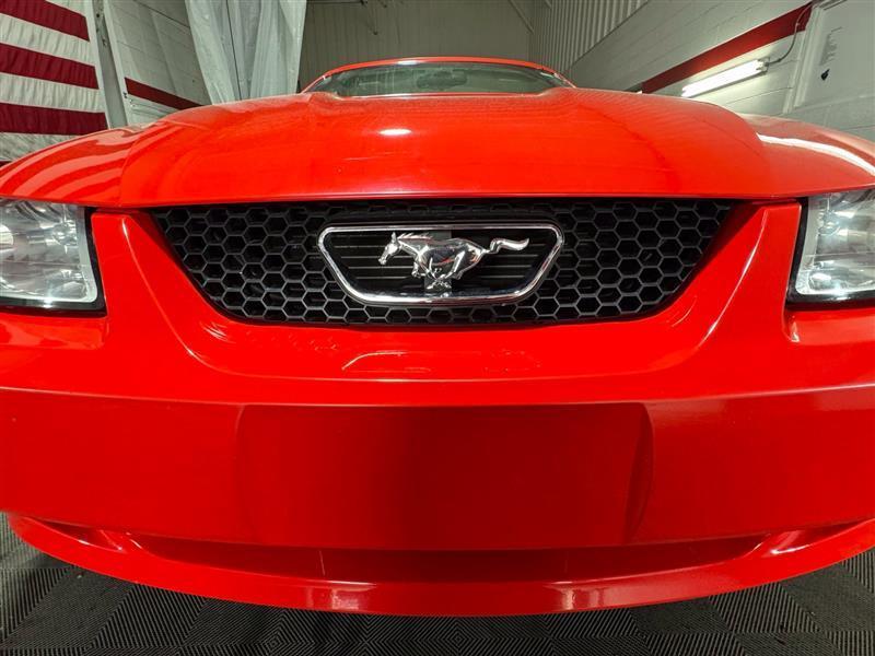 Ford Mustang GT convertible 2000