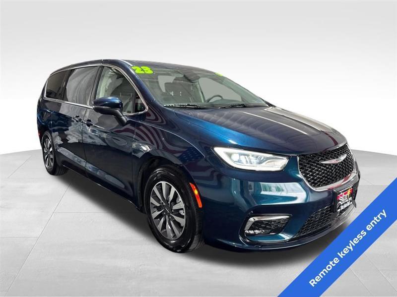 Chrysler Pacifica Hybrid Touring L 2023
