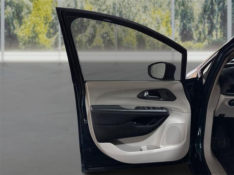 Chrysler Pacifica Hybrid Touring L 2023