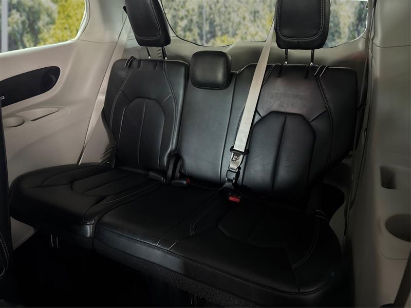Chrysler Pacifica Hybrid Touring L 2023