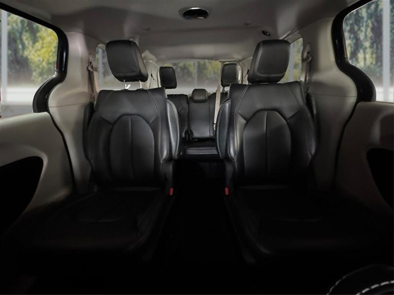 Chrysler Pacifica Hybrid Touring L 2023