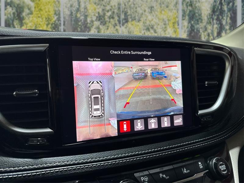 Chrysler Pacifica Hybrid Touring L 2023