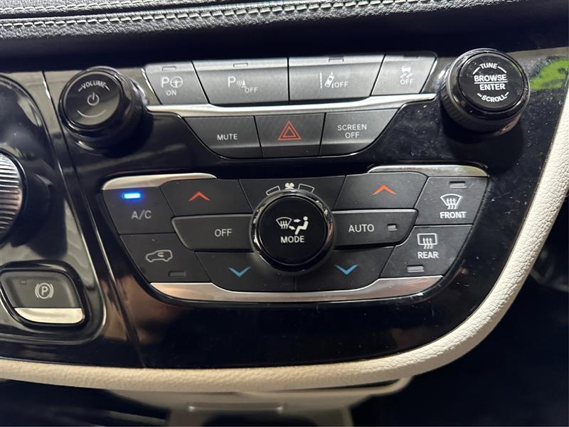 Chrysler Pacifica Hybrid Touring L 2023