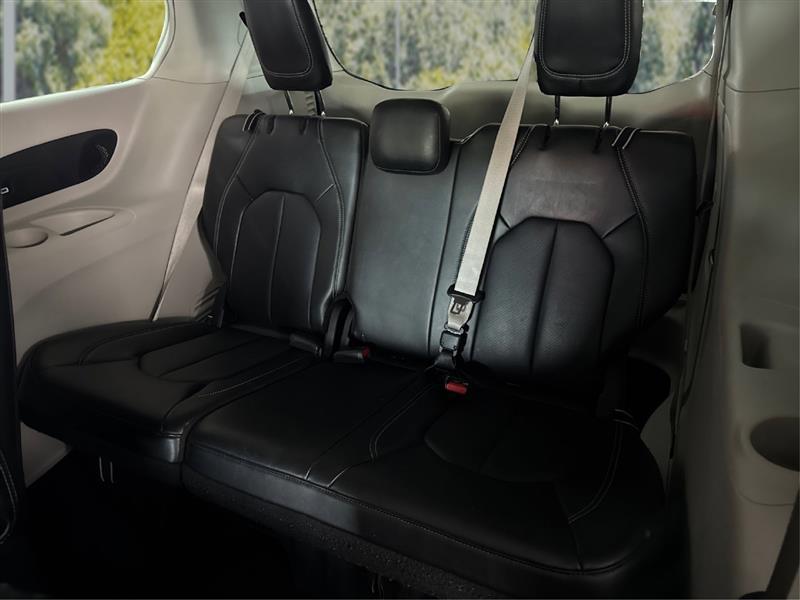 Chrysler Pacifica Hybrid Touring L 2023